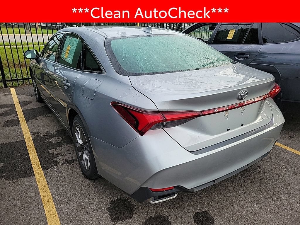 Used 2019 Toyota Avalon XLE w/ Moonroof Package FWD image 4