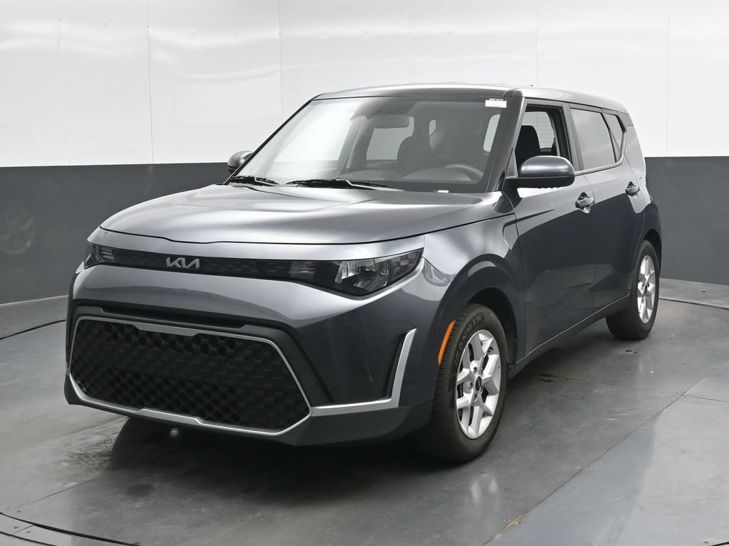 Used 2025 Kia Soul LX w/ LX Technology Package FWD image 6