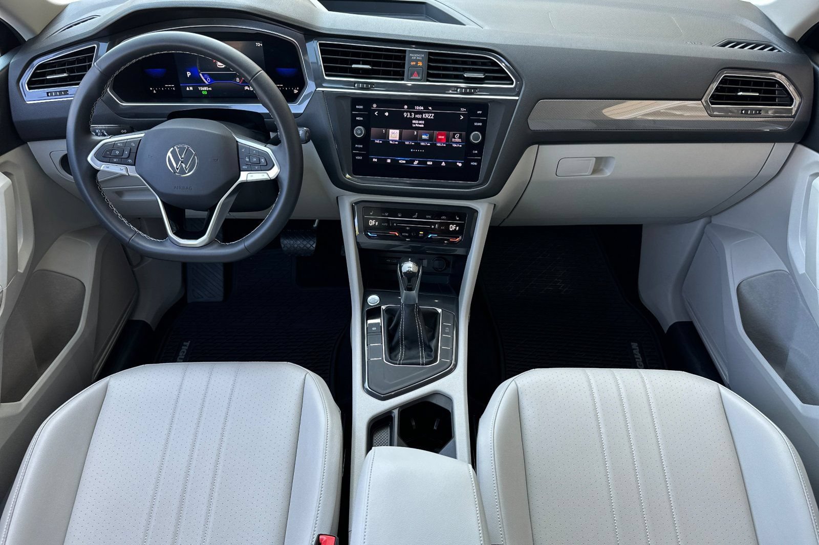 Used 2023 Volkswagen Tiguan SE FWD image 13
