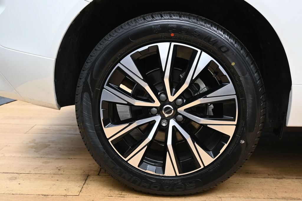 Used 2024 Volvo XC60 B5 Core w/ Protection Package Premier AWD/4WD image 37