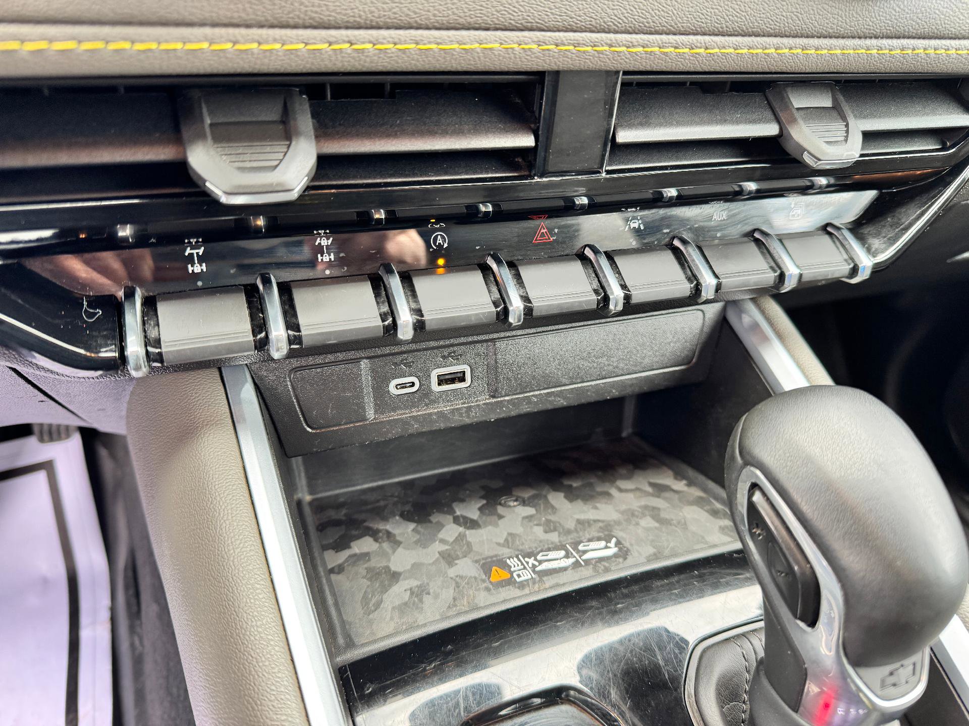 Used 2024 Chevrolet Colorado ZR2 w/ ZR2 Convenience Package III image 33
