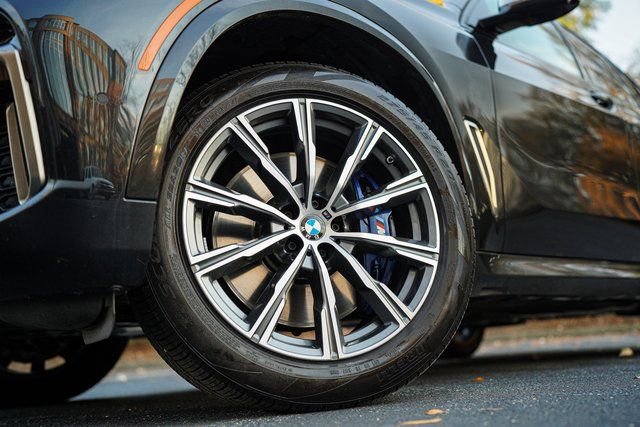 Used 2023 BMW X5 M50i w/ Executive Package image 18