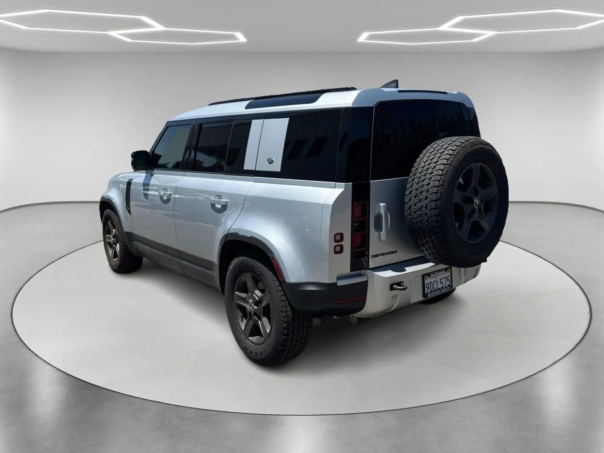 Used 2023 Land Rover Defender 110 S image 7