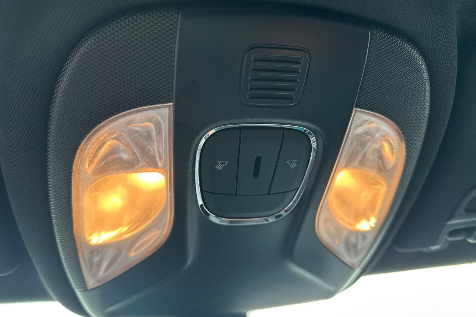 Used 2024 Jeep Compass Latitude image 23