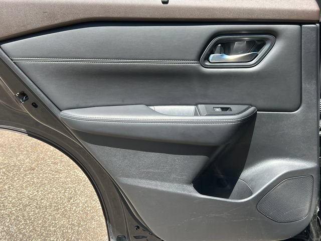 Used 2023 Nissan Rogue SV w/ SV Premium B Package AWD/4WD image 36
