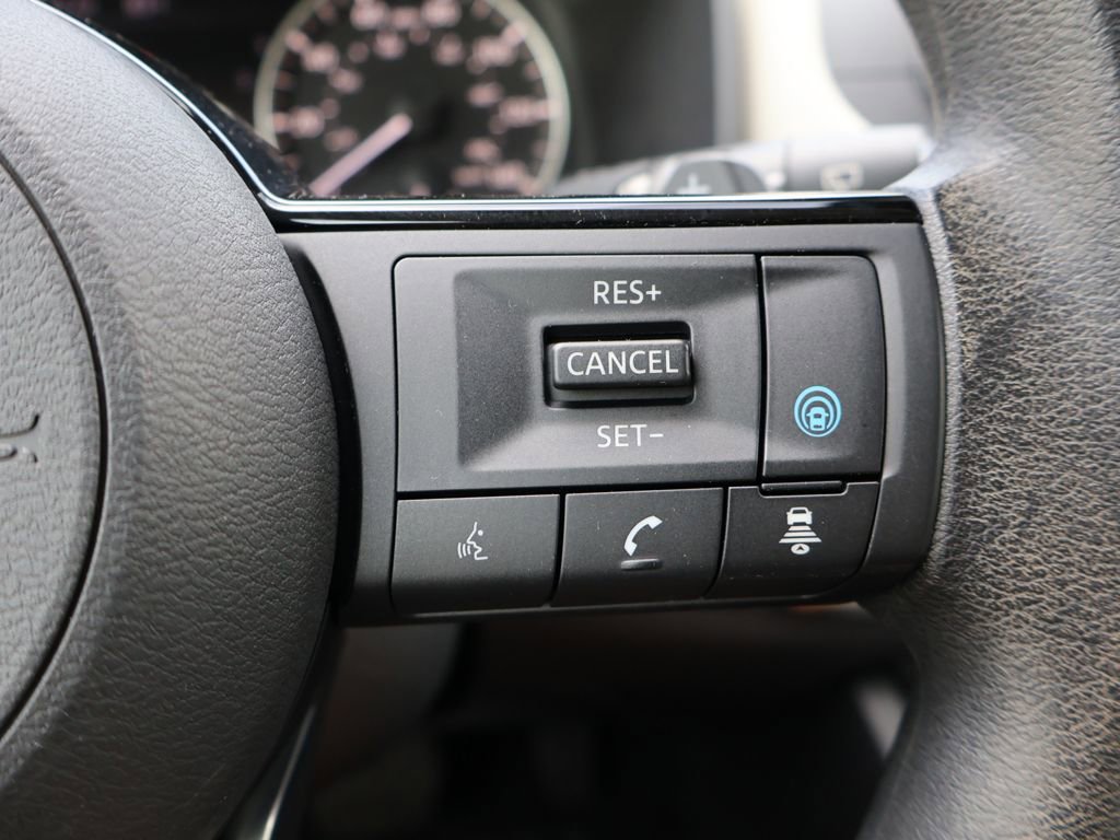 Used 2023 Nissan Rogue SV FWD image 37
