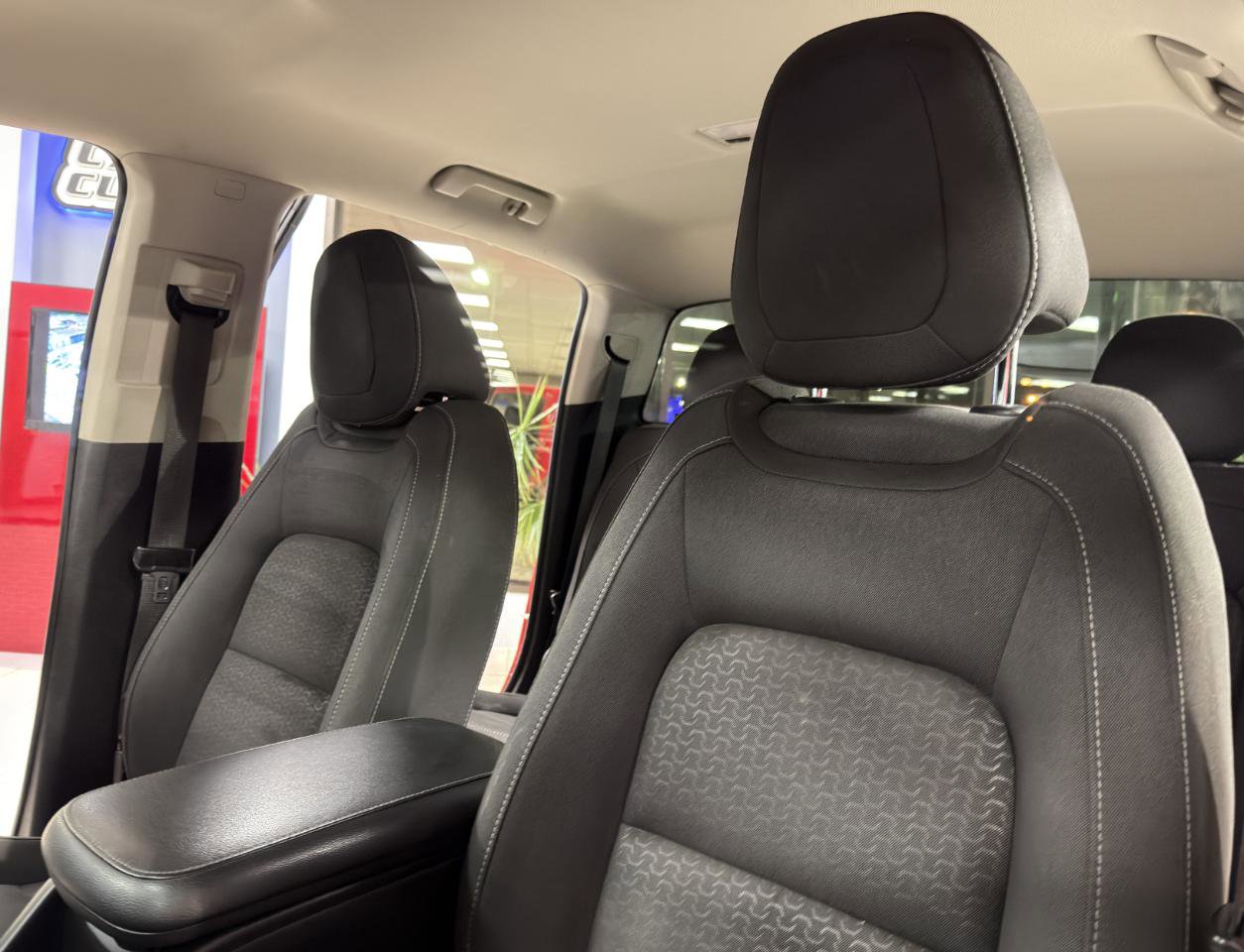 Used 2019 GMC Canyon SLE image 33