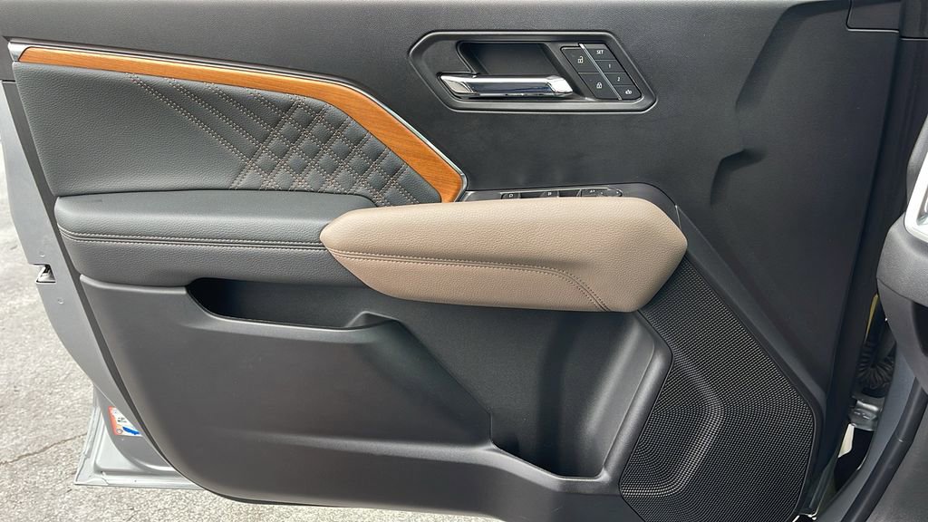 Used 2024 GMC Canyon Denali image 23