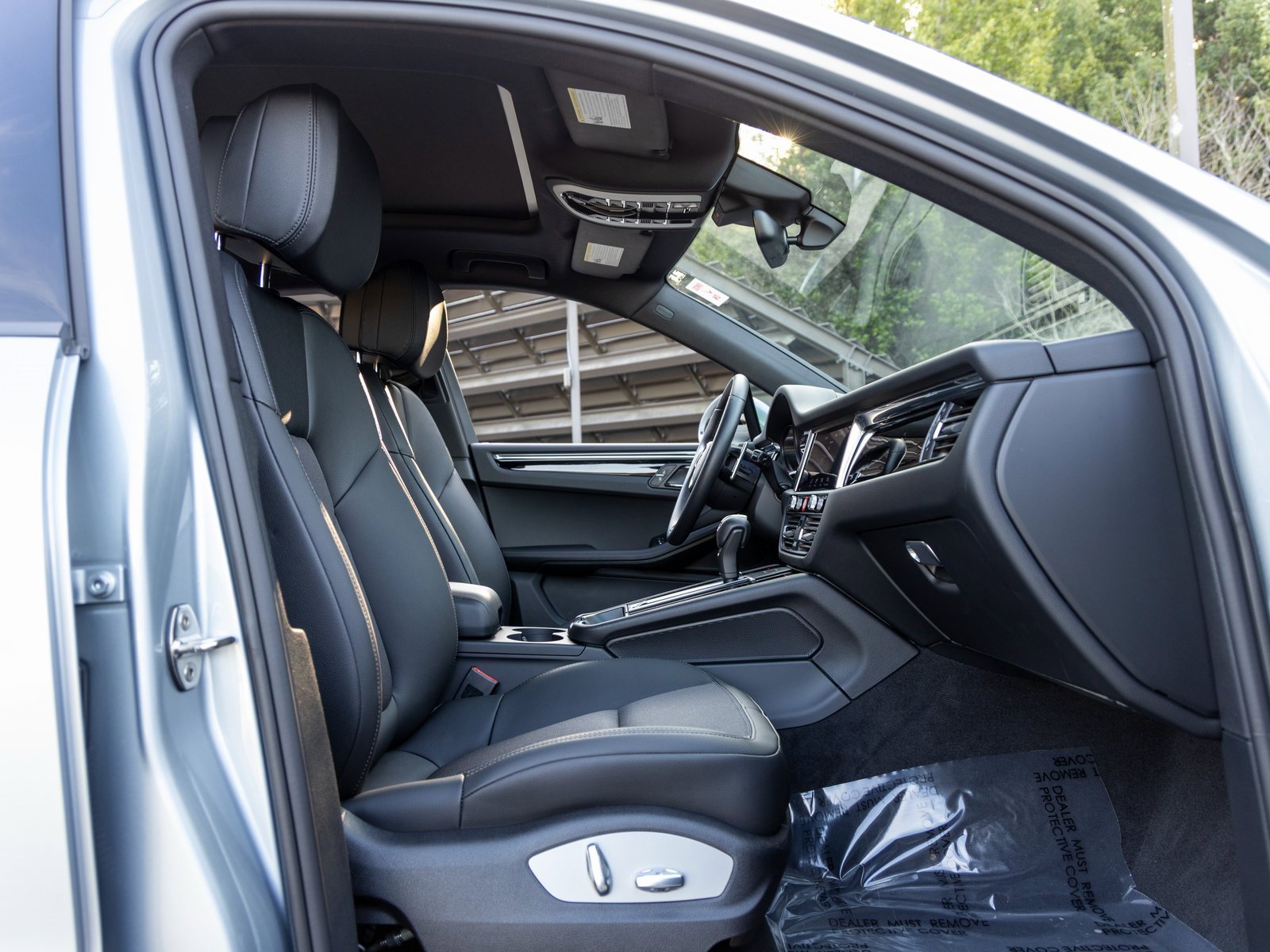 Certified 2025 Porsche Macan image 54