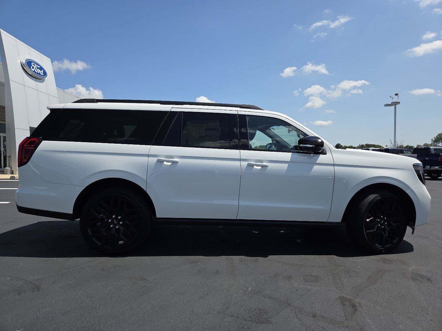New 2027 Ford Expedition Max Platinum w/ Stealth Performance Package AWD/4WD image 22