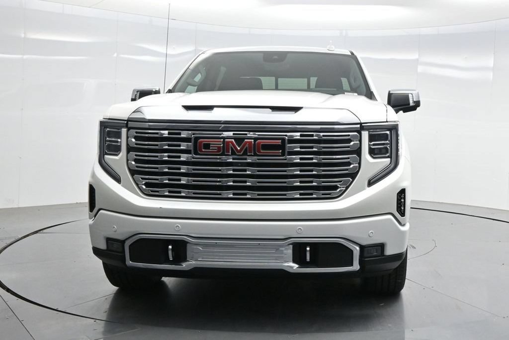 Used 2023 GMC Sierra 1500 Denali w/ Denali Reserve Package AWD/4WD image 3