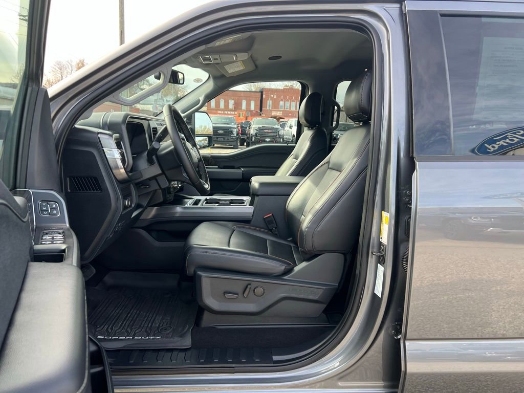 Used 2025 Ford F350 Lariat w/ Lariat Ultimate Package image 13