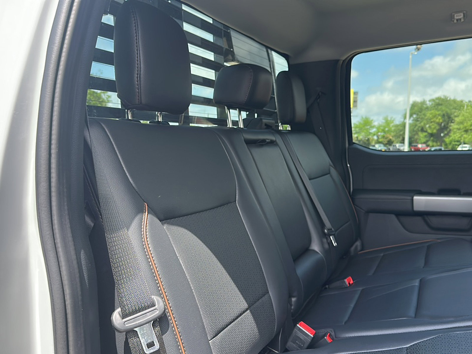 Used 2025 Ford F550 4x4 Crew Cab Super Duty image 24