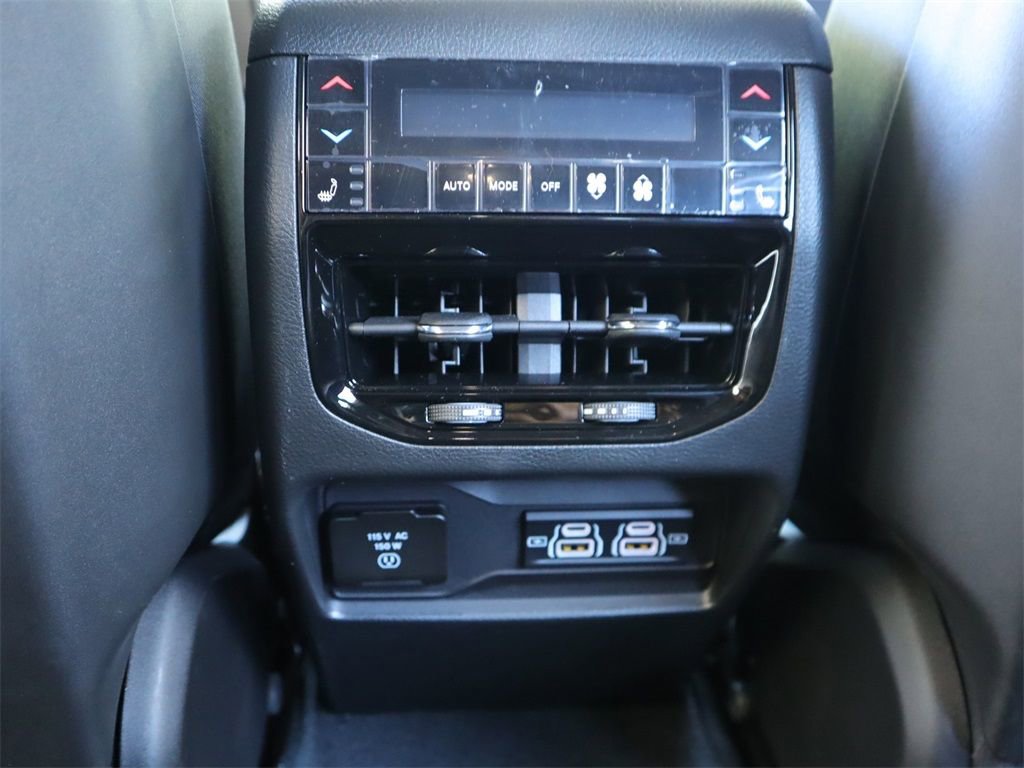 Used 2023 Jeep Grand Cherokee Overland w/ Luxury Tech Group IV image 27