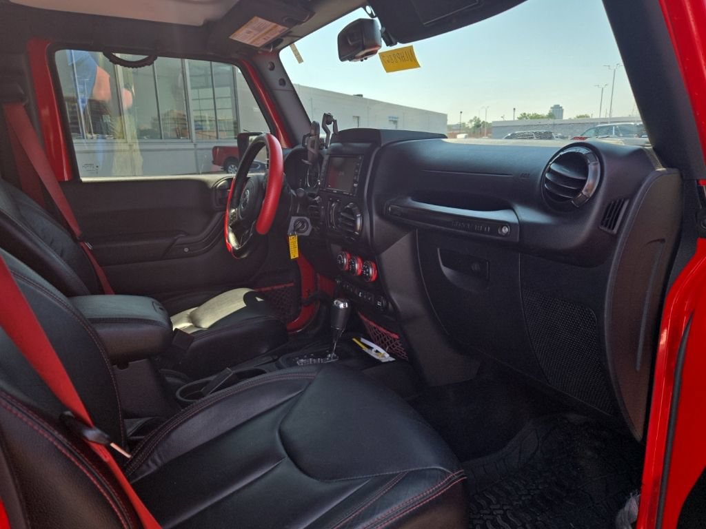 Used 2017 Jeep Wrangler Unlimited Rubicon AWD/4WD image 15