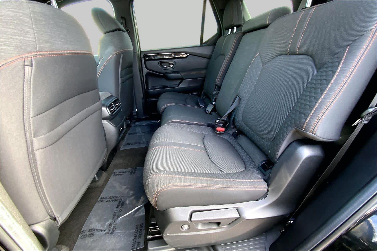Used 2025 Honda Pilot Sport image 20