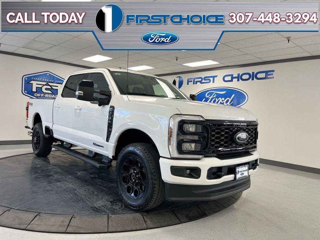 New 2026 Ford F350 Lariat w/ Black Appearance Package