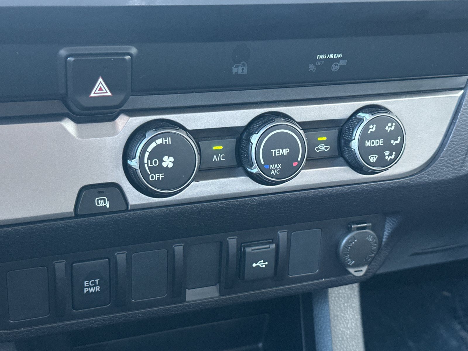 Used 2023 Toyota Tacoma SR w/ SR Convenience Package RWD image 21