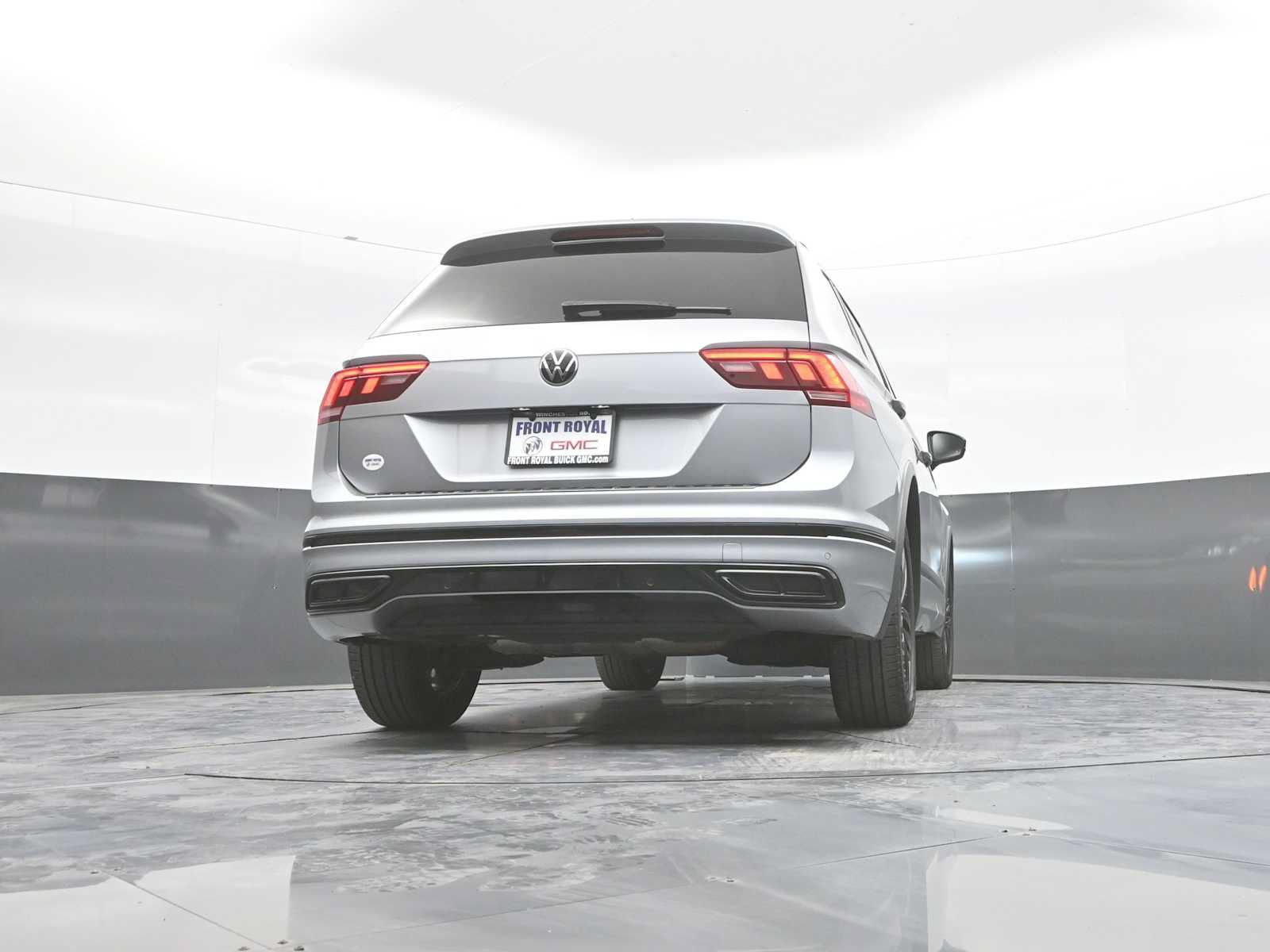 Used 2022 Volkswagen Tiguan SE R-Line AWD/4WD image 46