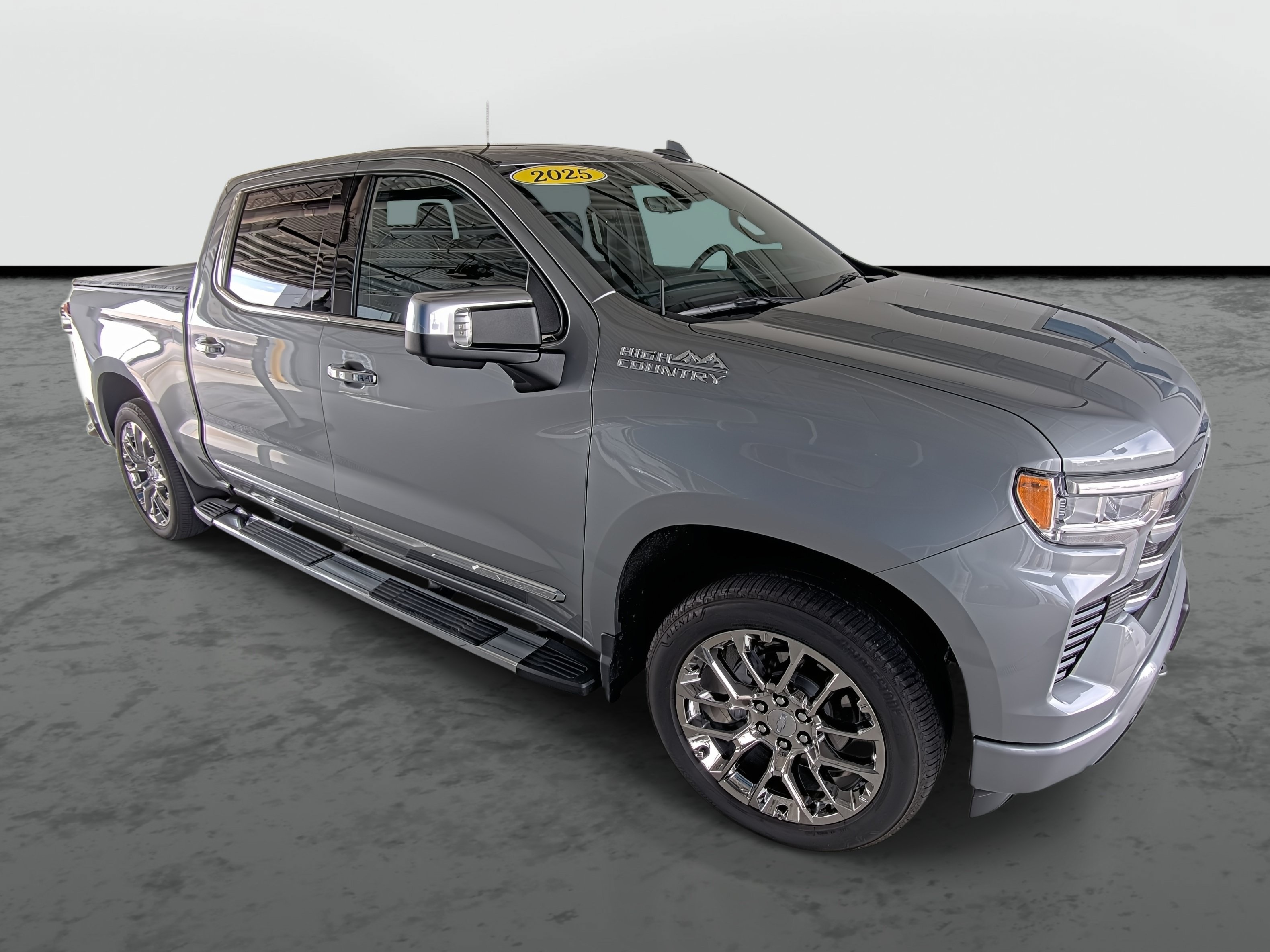 Used 2025 Chevrolet Silverado 1500 High Country w/ High Country Premium Package AWD/4WD image 4
