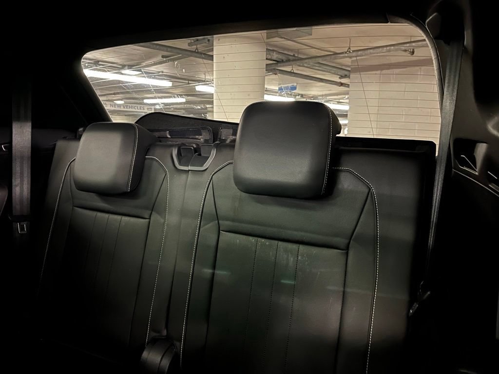 Certified 2023 Volkswagen Tiguan SE R-Line FWD image 21
