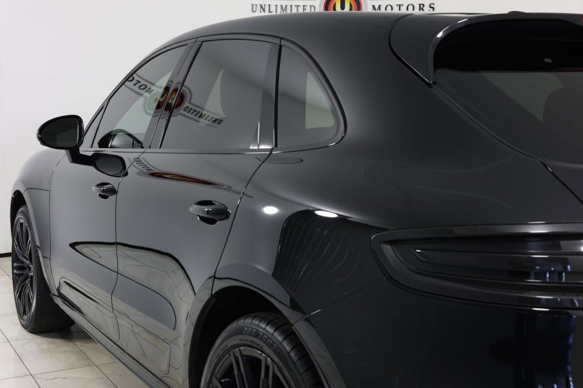 Used 2017 Porsche Macan GTS AWD/4WD image 47