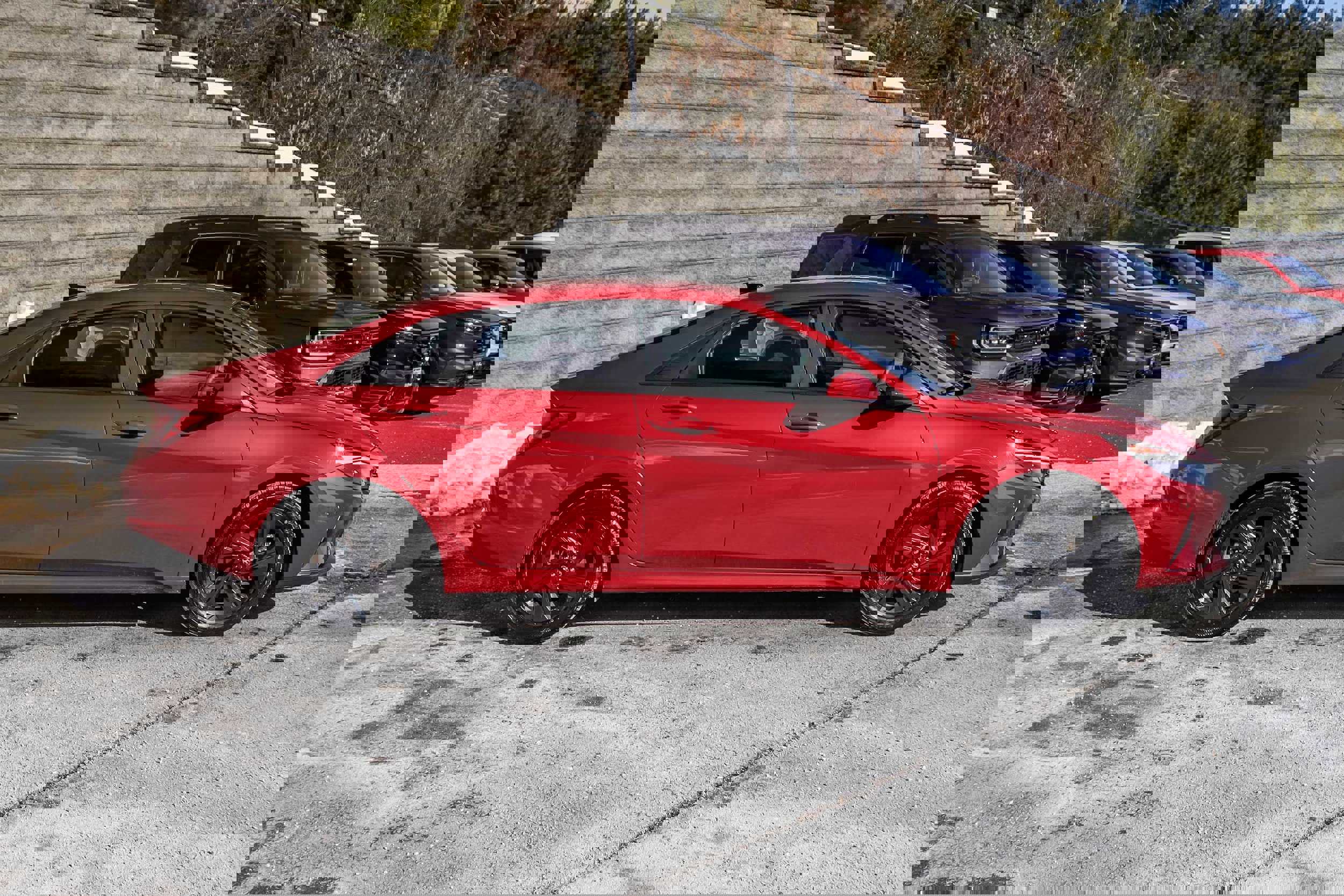 Used 2023 Hyundai Elantra SEL w/ Cargo Package image 4