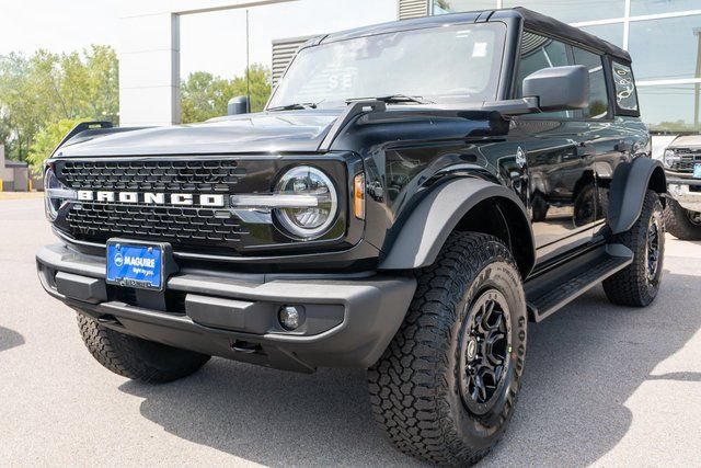 New 2026 Ford Bronco Outer Banks w/ Sasquatch Package AWD/4WD image 2
