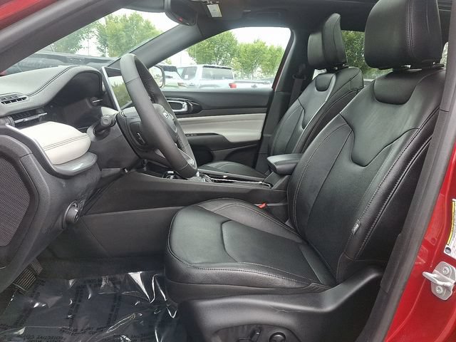 Used 2025 Jeep Compass Limited w/ Elite Group AWD/4WD image 13