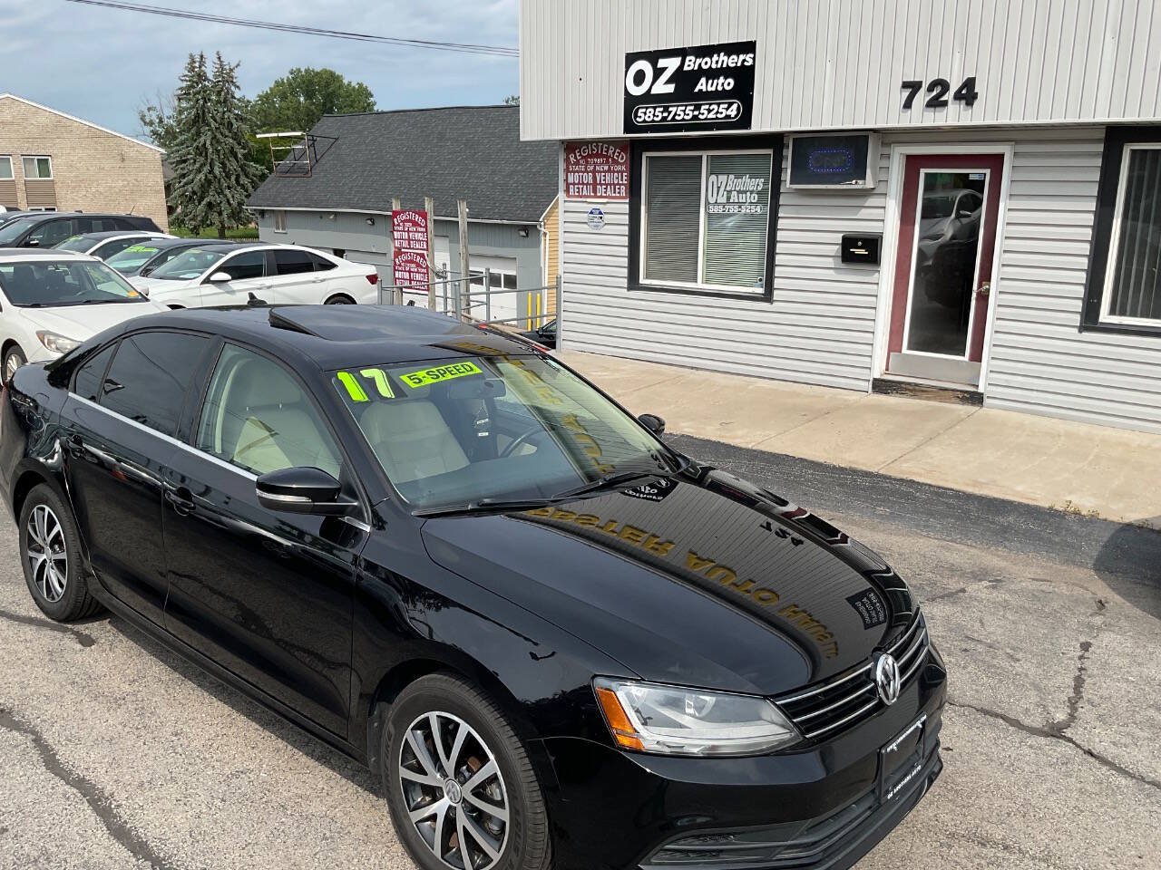 Used 2017 Volkswagen Jetta SE FWD image 2