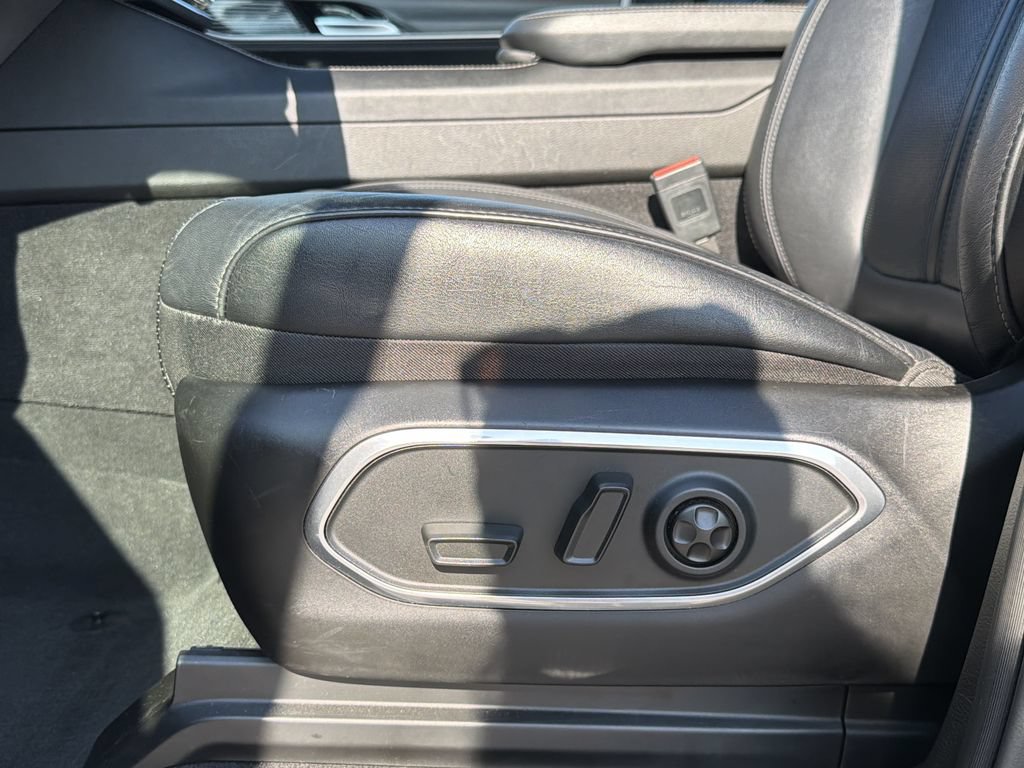 Used 2024 Jeep Wagoneer Series II w/ Flexible Seating Group RWD image 23