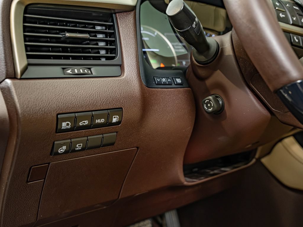 Used 2018 Lexus RX 450h AWD w/ Luxury Package image 19