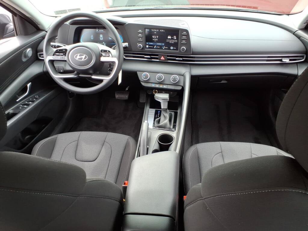 New 2026 Hyundai Elantra SE FWD image 7