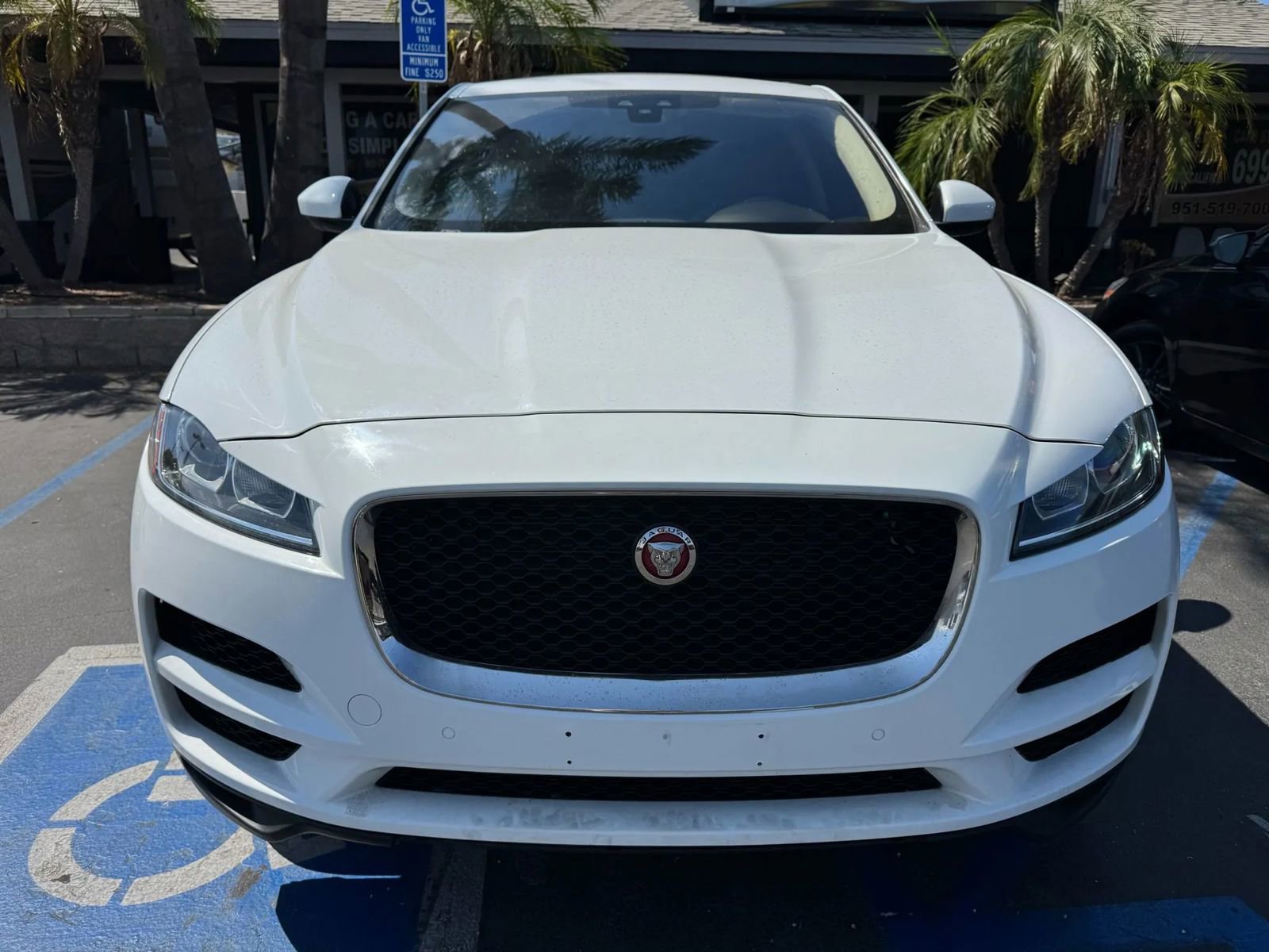 Used 2020 Jaguar F-PACE Premium image 2