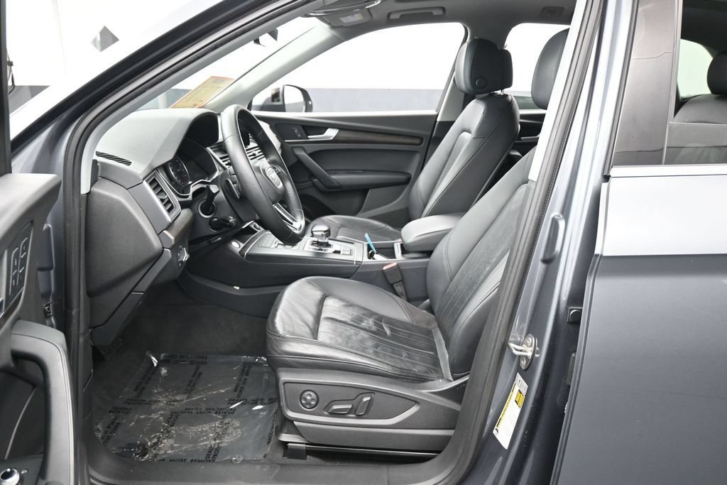 Used 2018 Audi Q5 2.0T Premium Plus w/ Premium Plus Package AWD/4WD image 11