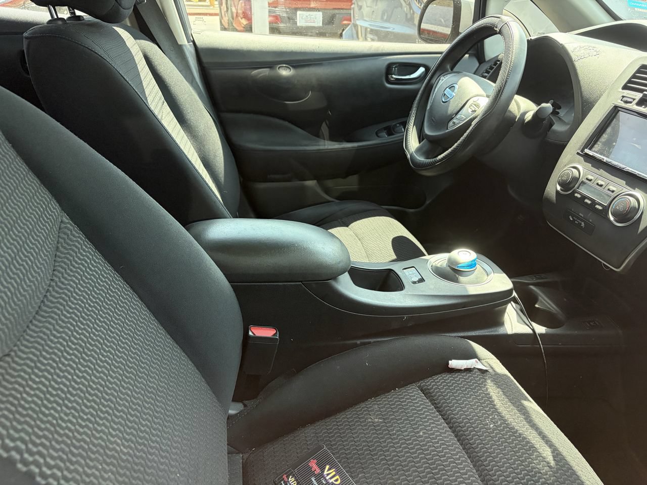 Used 2017 Nissan Leaf S w/ Charge Package FWD image 12