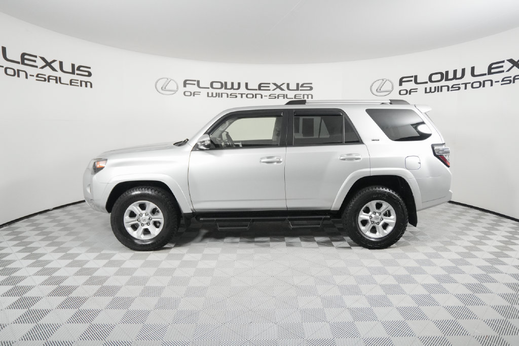Used 2021 Toyota 4Runner SR5 Premium w/ Moonroof Package AWD/4WD image 4