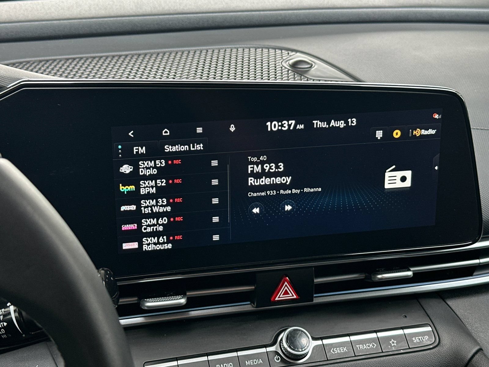 Used 2025 Hyundai Elantra Limited FWD image 16
