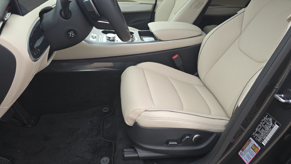 New 2027 Genesis GV70 2.5T Advanced AWD/4WD image 13