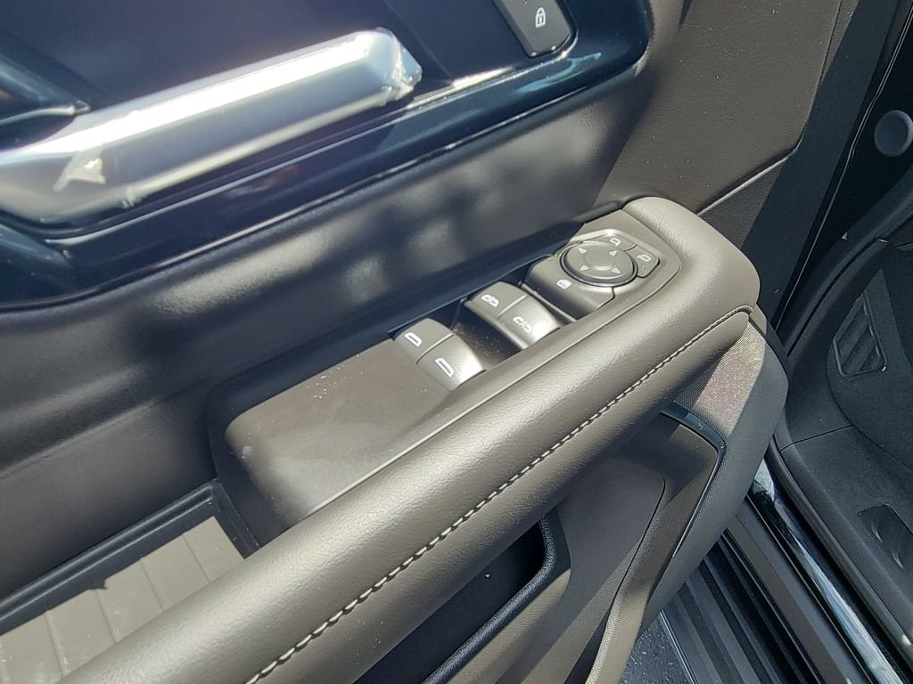 Used 2026 Chevrolet Tahoe LS RWD image 23