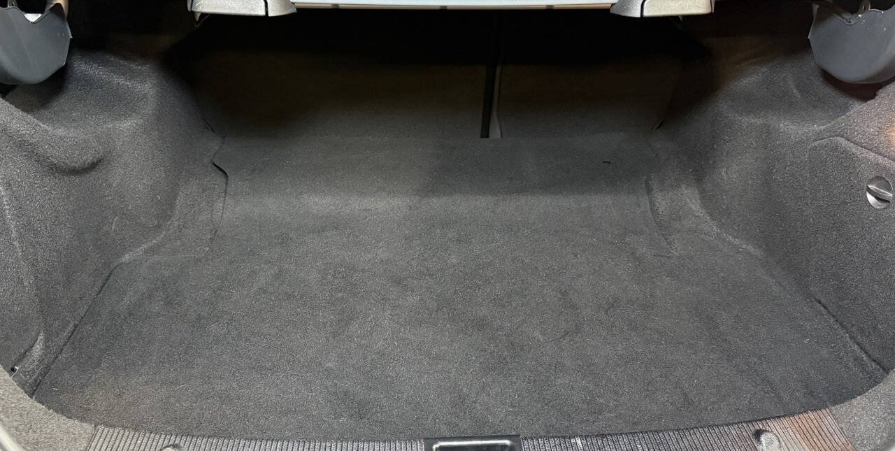 Used 2013 Mercedes-Benz C 250 Sedan image 17
