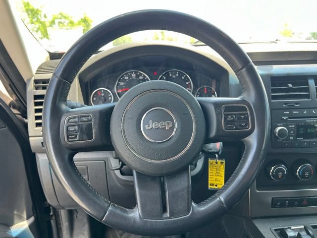 Used 2012 Jeep Liberty Sport AWD/4WD image 13