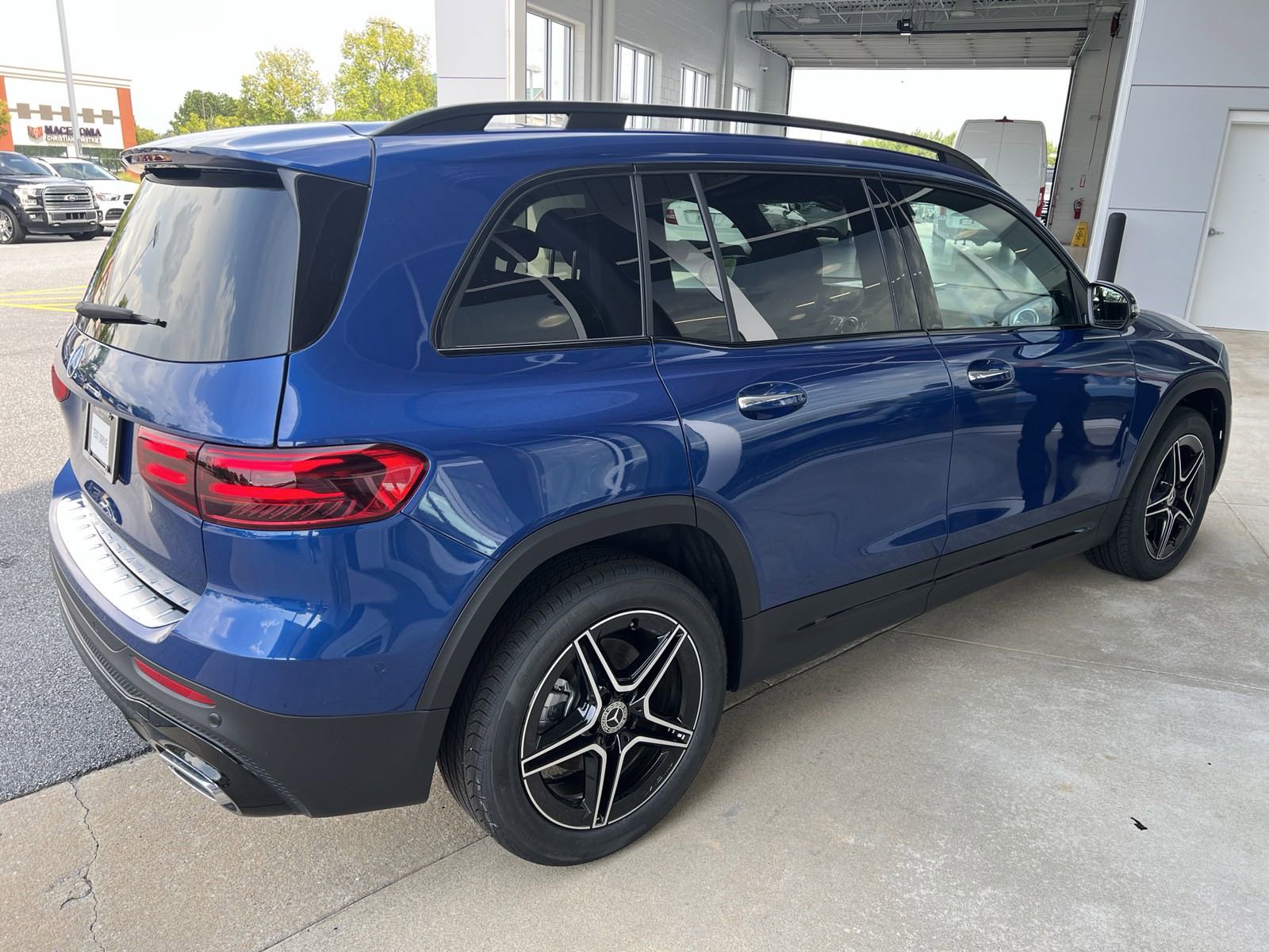 Certified 2024 Mercedes-Benz GLB 250 image 9