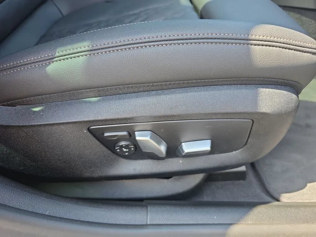 Used 2021 BMW 530i w/ Premium Package RWD image 53