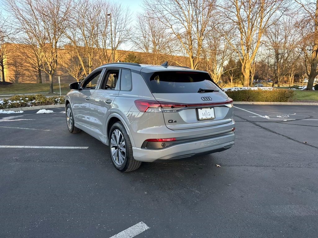 Used 2025 Audi Q4 e-tron Premium w/ Convenience Package image 5