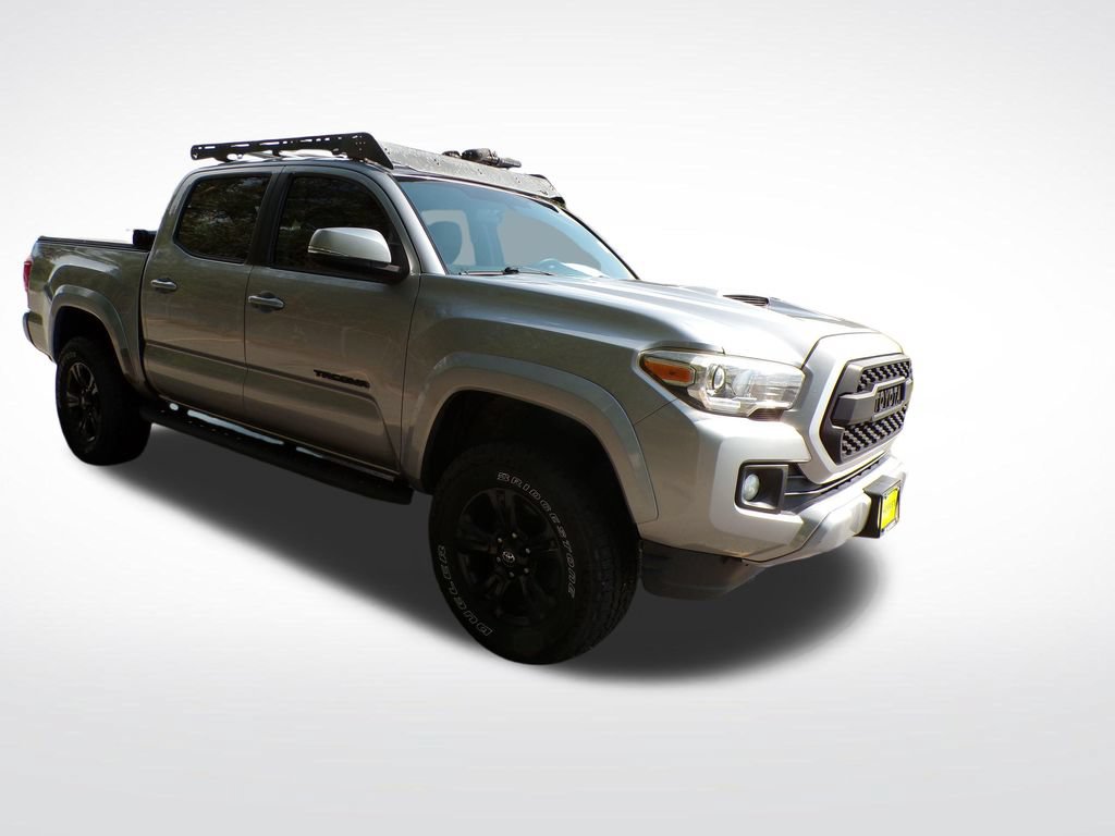Used 2017 Toyota Tacoma TRD Sport w/ Tow Package RWD image 8