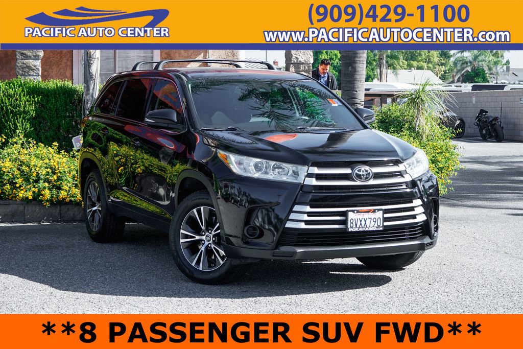 Used 2017 Toyota Highlander LE FWD image 1