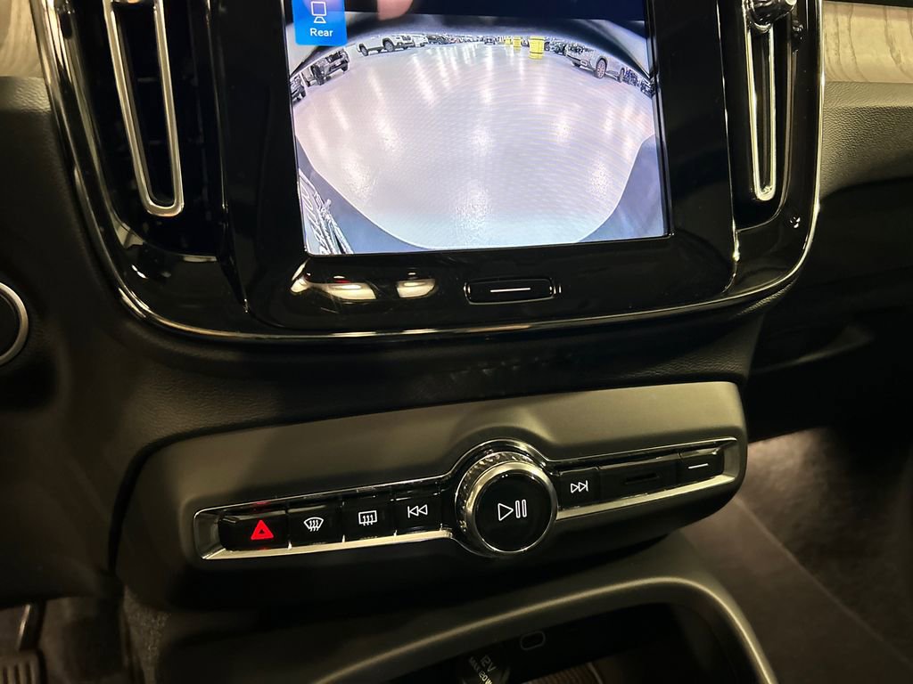 Used 2026 Volvo XC40 B5 Ultra w/ Climate Package image 18