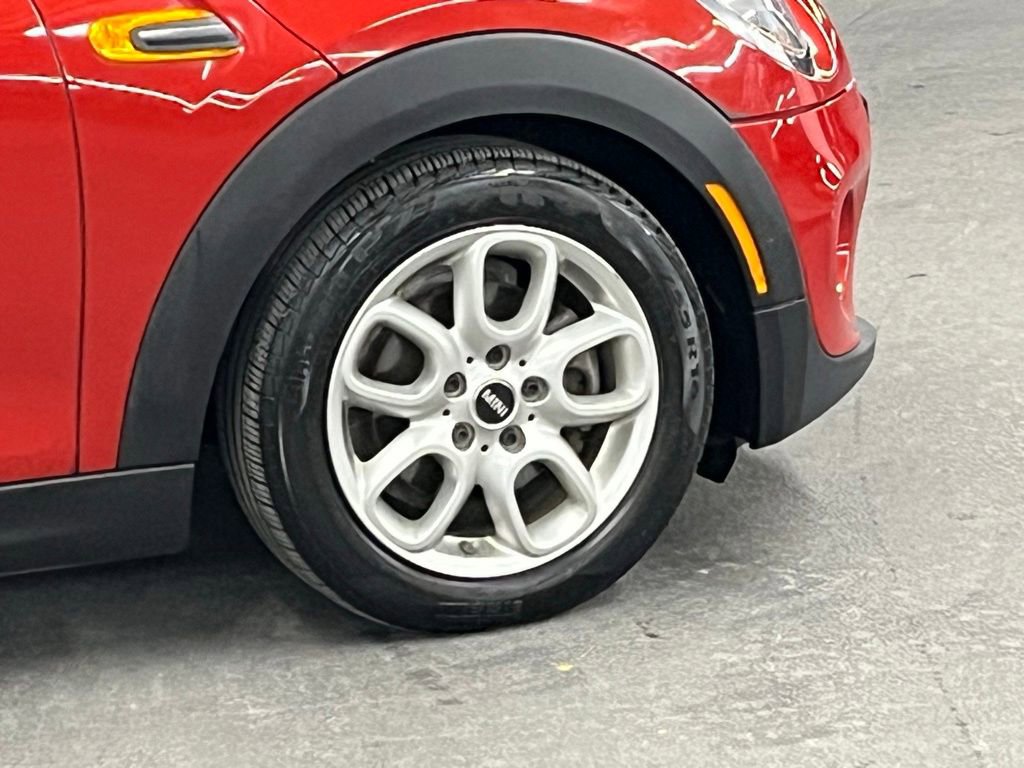 Used 2016 MINI Cooper 4-Door Hardtop image 34