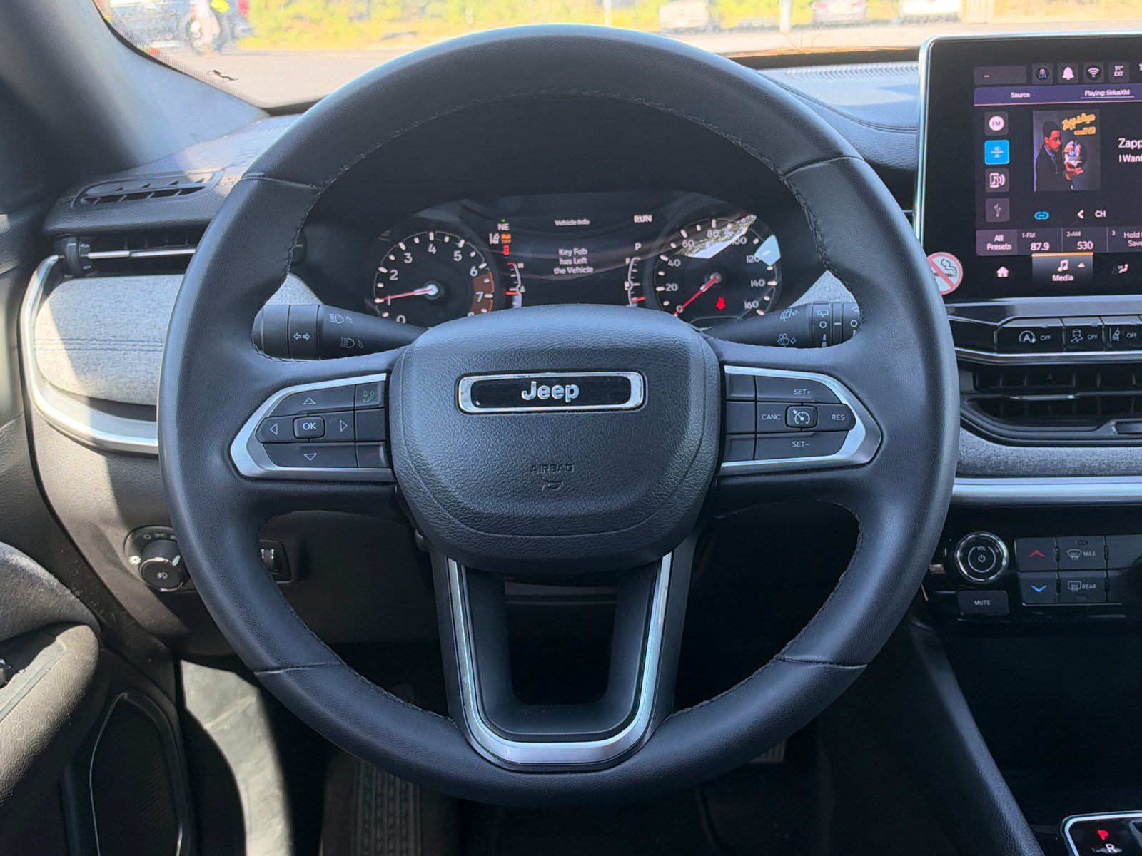 Used 2024 Jeep Compass Latitude AWD/4WD image 23